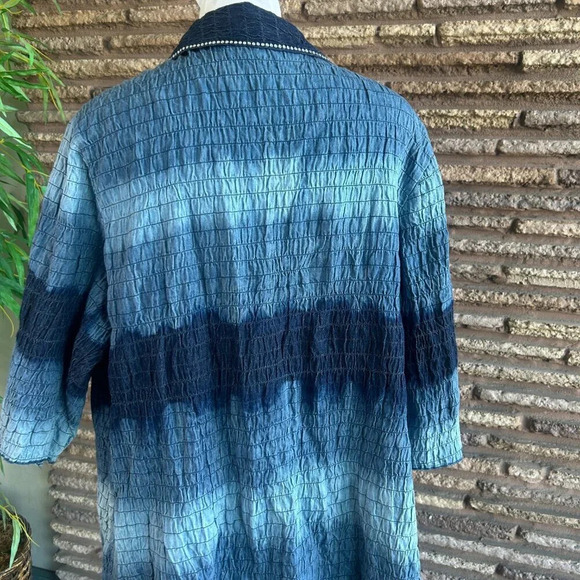 Bleu Bayou Denim Ombre Smocked Open Drape Rhinestone Accented Jacket Size 2X - Picture 3 of 9